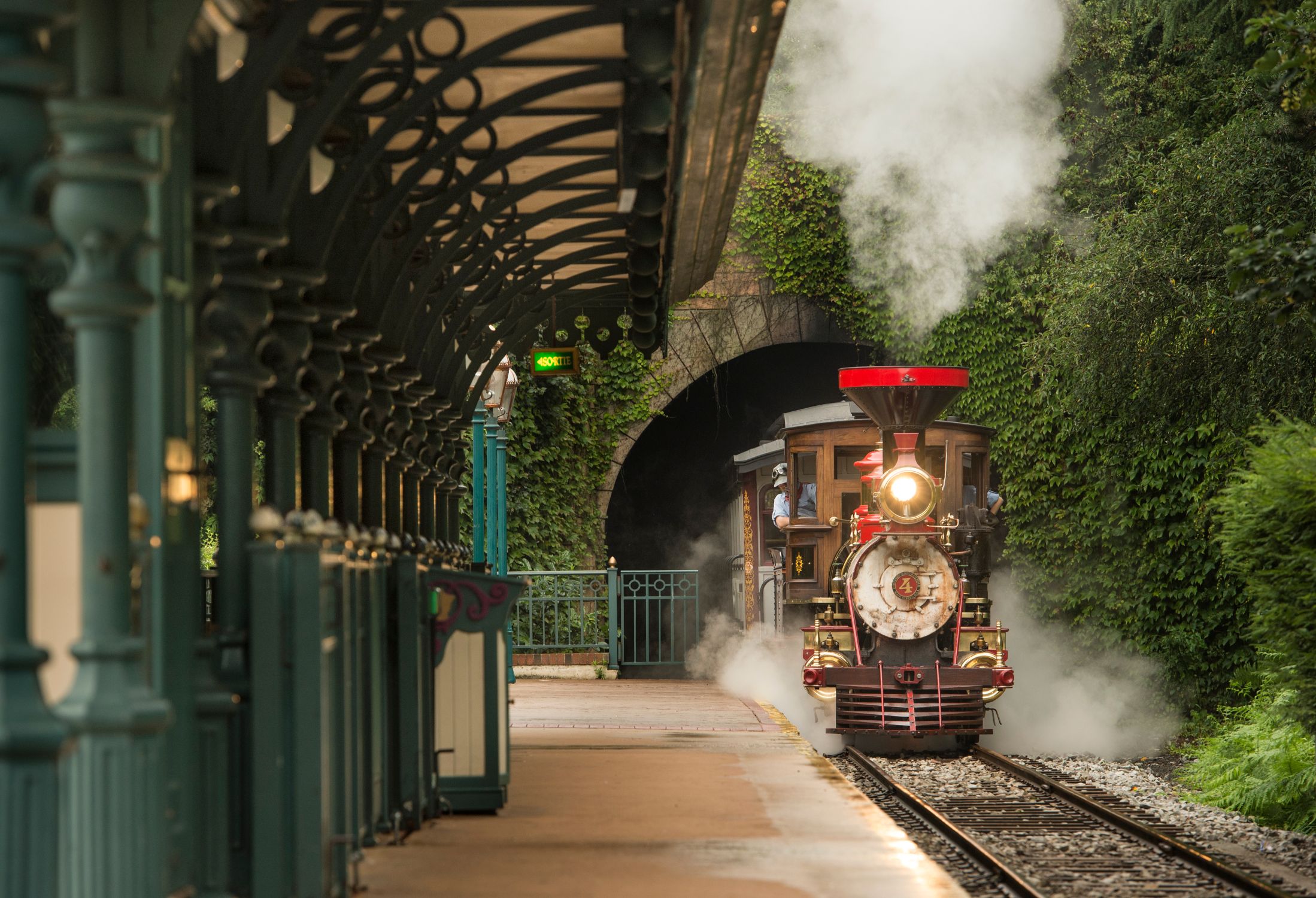 Train arrivant en gare